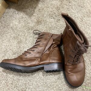 Amazon Essentials Brown Combat Moto Boots